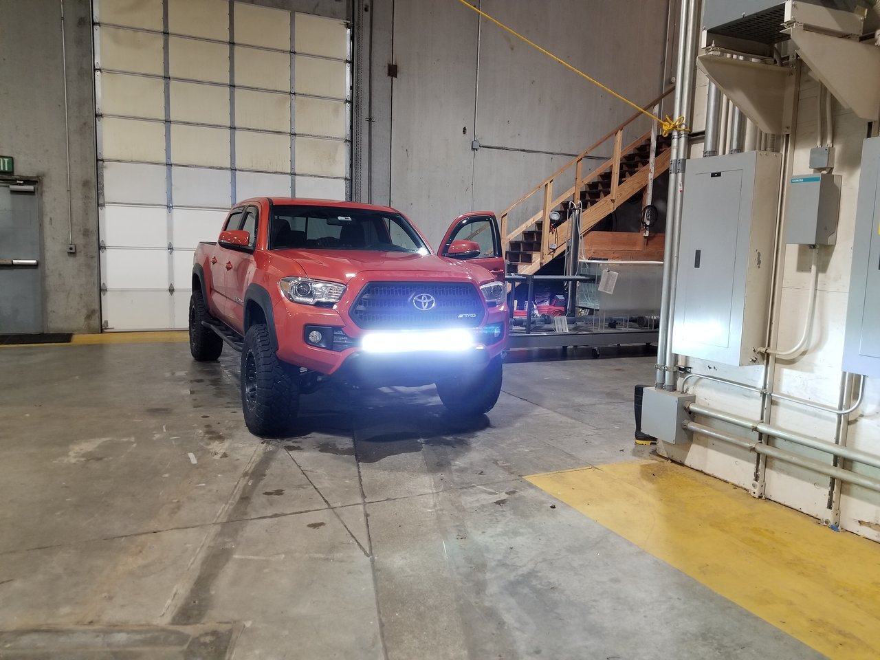 Auxbeam 32 180W 5D led light bar review (bumper mounted)