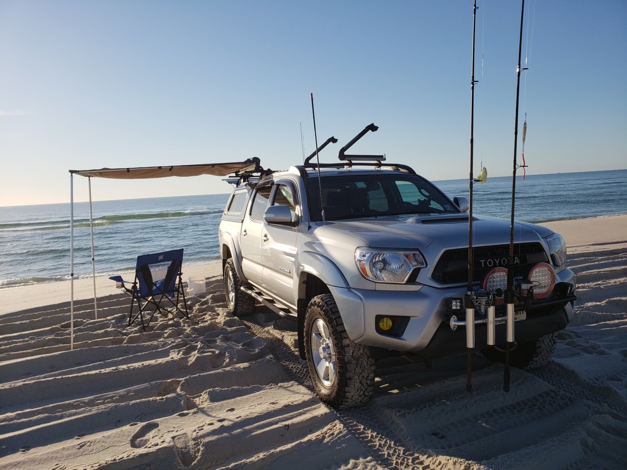 Tundra/Tacoma Bed Rail Fishing Blue Anodized 4-Rod/Pole Holder