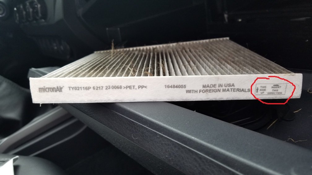 car air filter flow direction