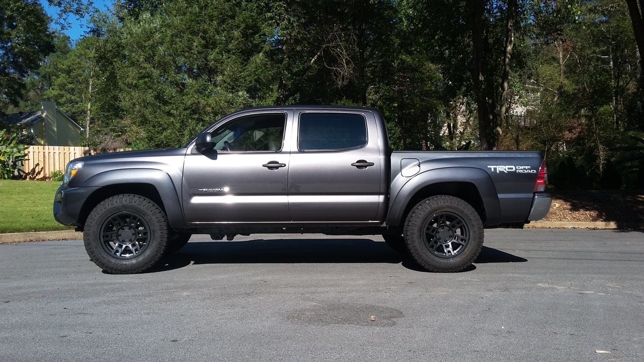 Stock Tacoma with 265/70/17 Pictures Please! 