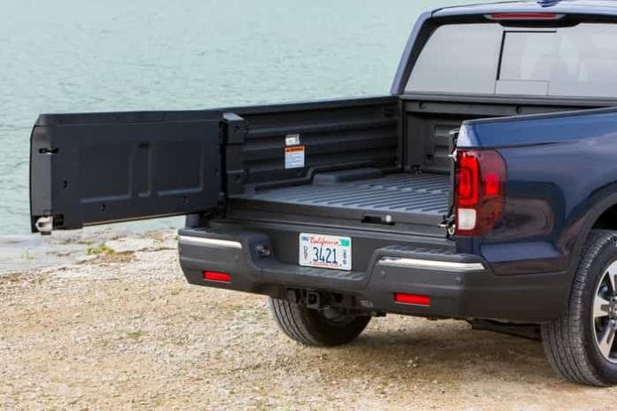 2018_honda_ridgline_bed.jpg