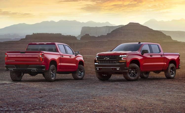 2019-chevrolet-silverado-1500-lt-trail-boss-front-rear-views.jpg