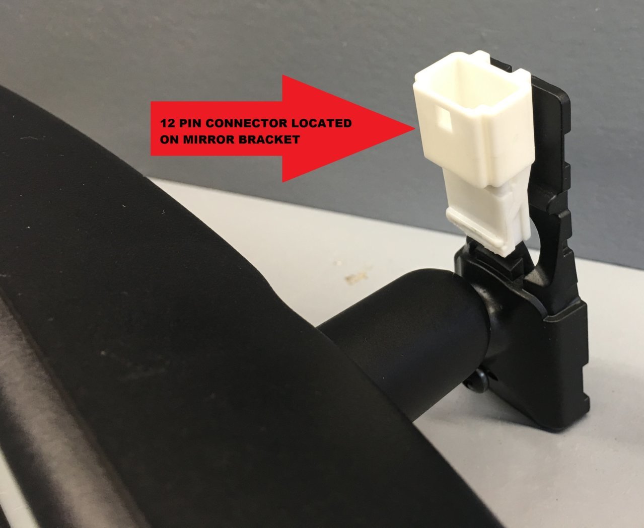 2019+ TACOMA HOMELINK MIRROR 12 PIN PLUG-ON-BRACKET.jpg
