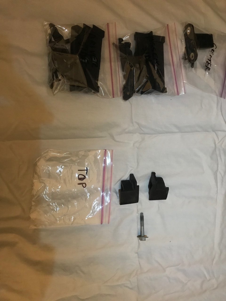 2019 Tonneau Top hardware.jpg