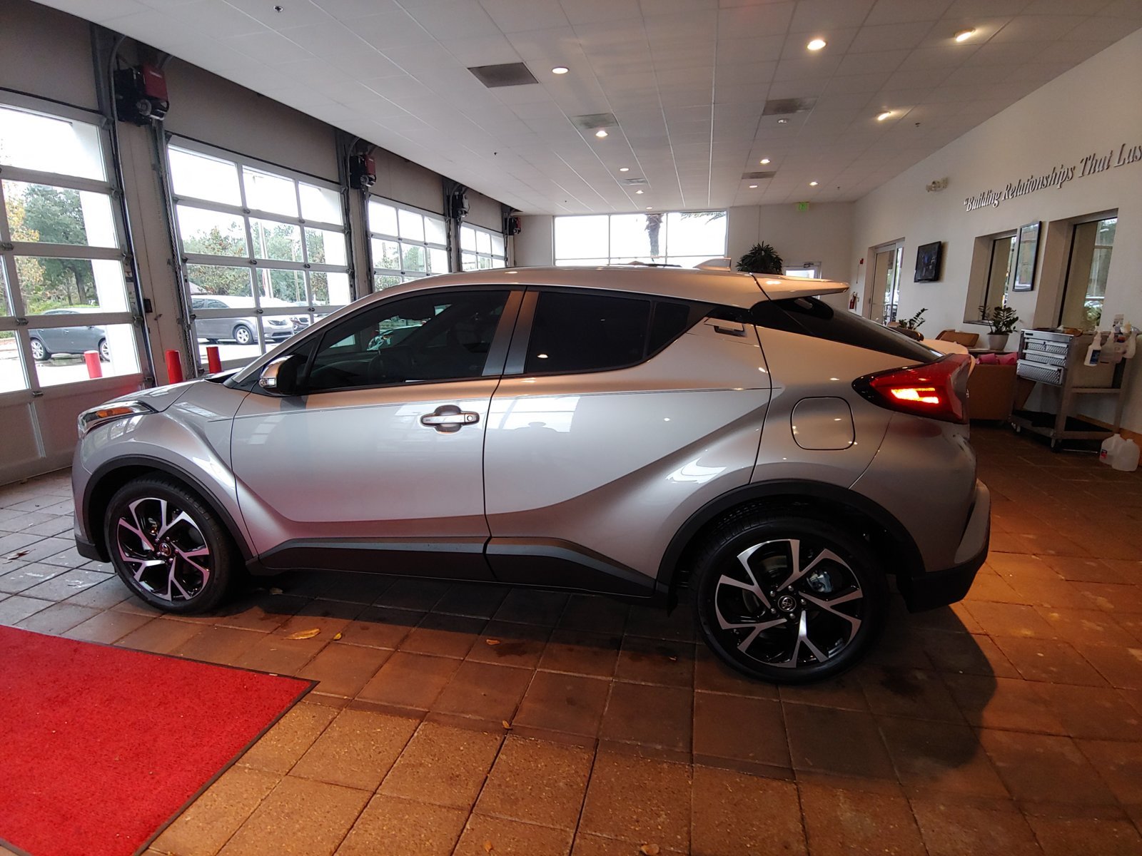 2019 Toyota CH-R(2).jpg