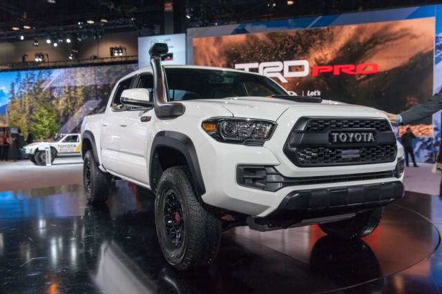 2019-toyota-tacoma-trd-pro-2018-chicago-auto-show_100642899_m.jpg