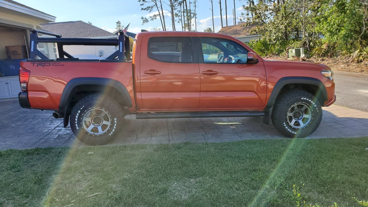 Yakima outpost 2025 hd tacoma