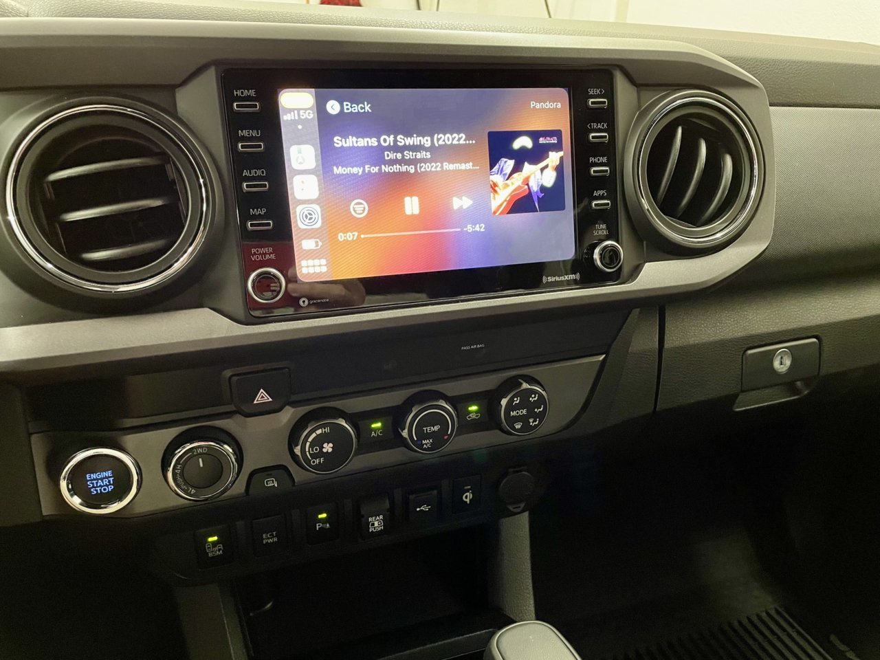 2020 Tacoma Stereo USB Cable Input 2.jpg