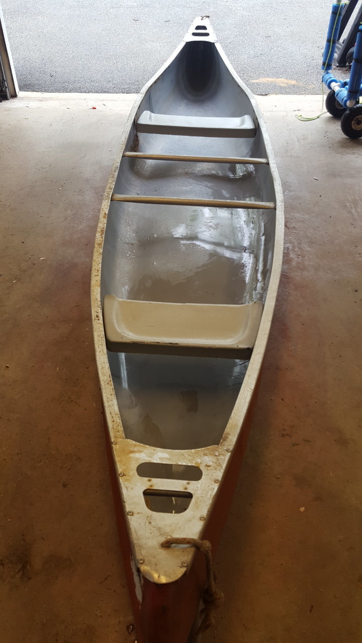 Is this canoe royalex?