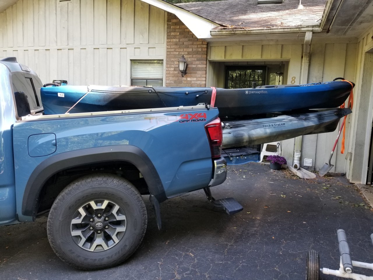 Kayak in back of best sale pickup truck