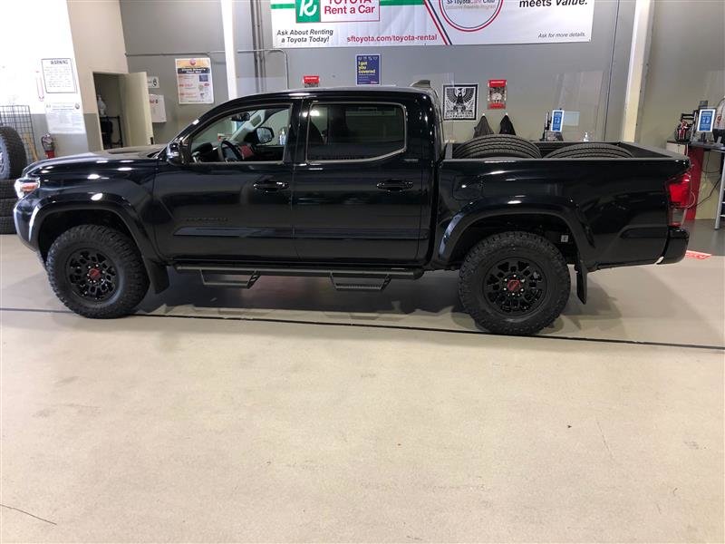 2020_SR5_Tacoma_4x4_V6.jpg