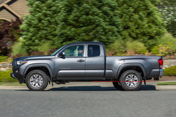 2020_toyota_tacoma_extended-cab-pickup_sr5_s_oem.jpg