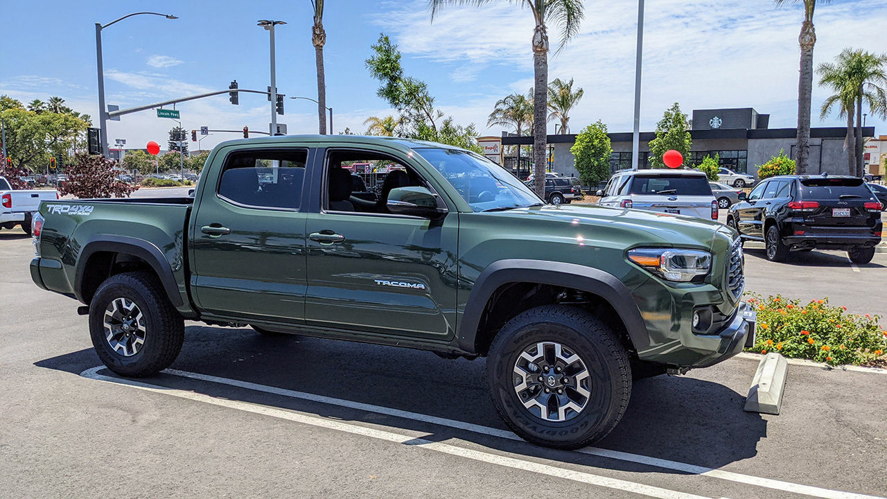 2021-07-02 Tacoma 4x4 OR MT (on the lot).jpg
