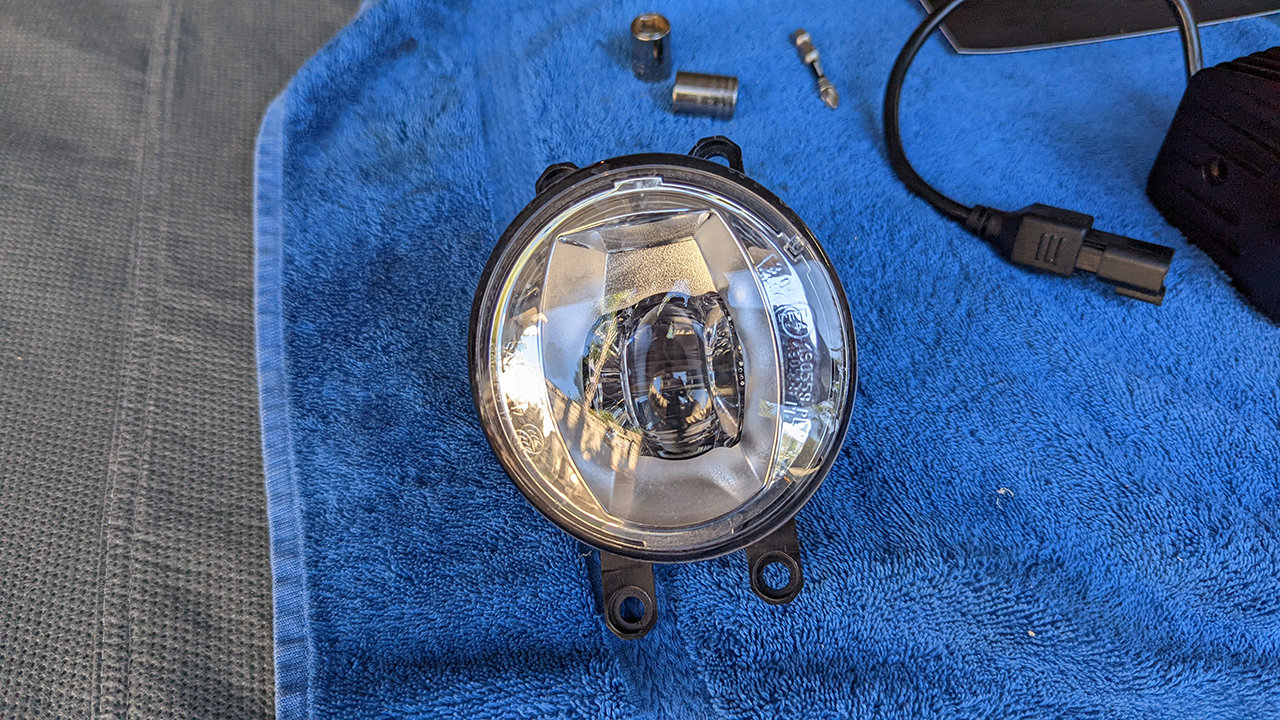 2021-11-10 Amber Fog Light Install 08.jpg