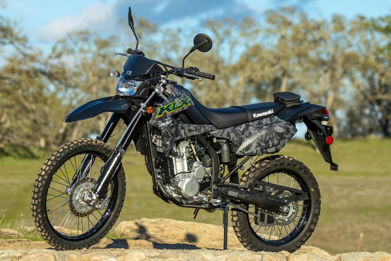 2021-Kawasaki-KLX300-Review-dual-sport-motorcycle-13.jpg
