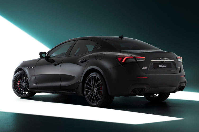 2021-maserati-ghibli-rear-angle-view-carbuzz-860524.jpg
