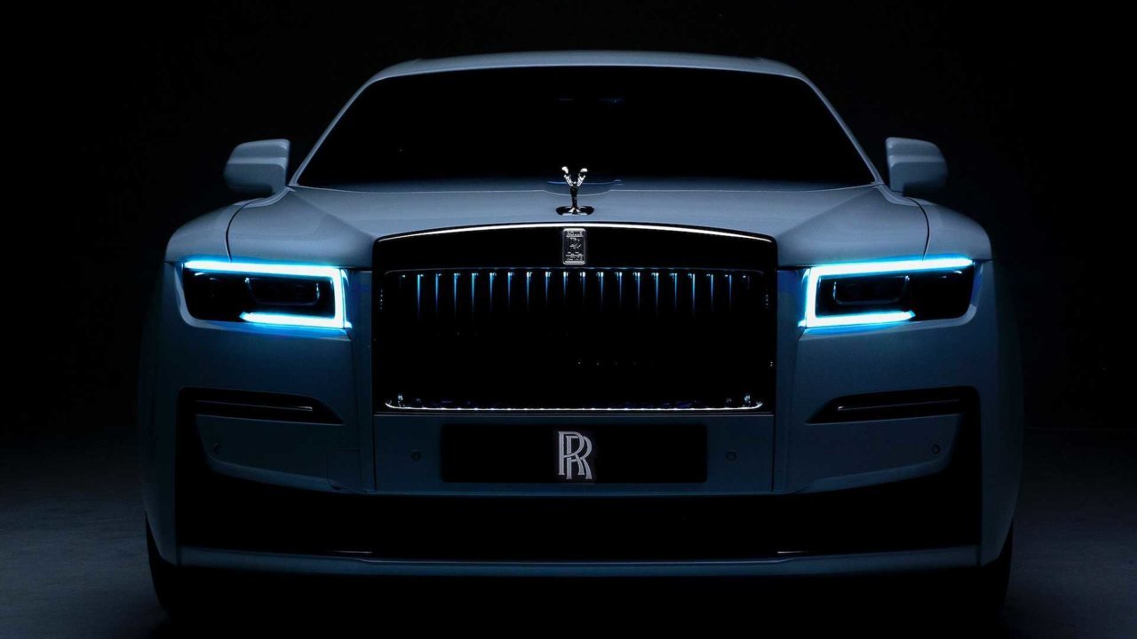 2021-rolls-royce-ghost-front.jpg