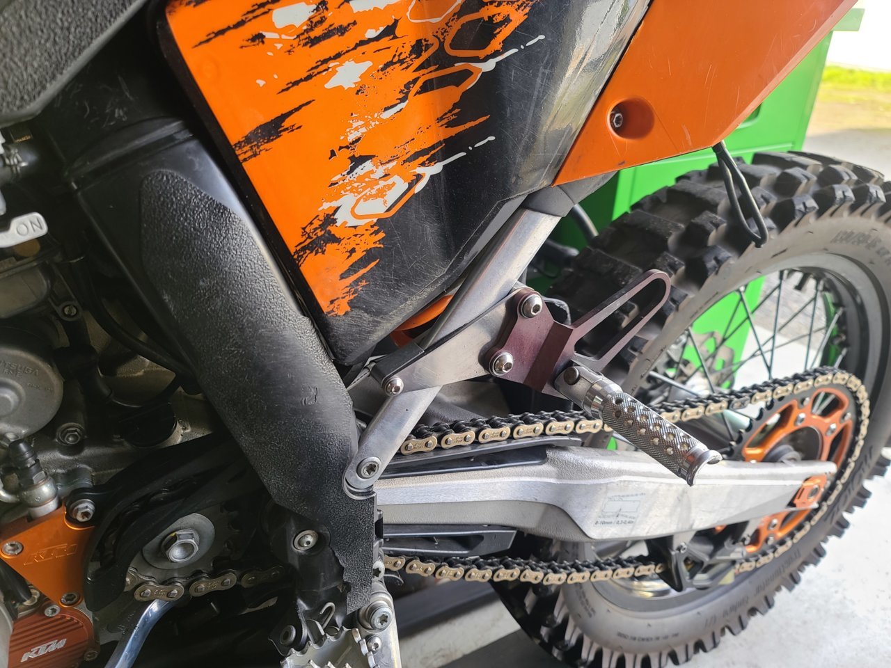 Ktm 690 enduro r passenger clearance pegs