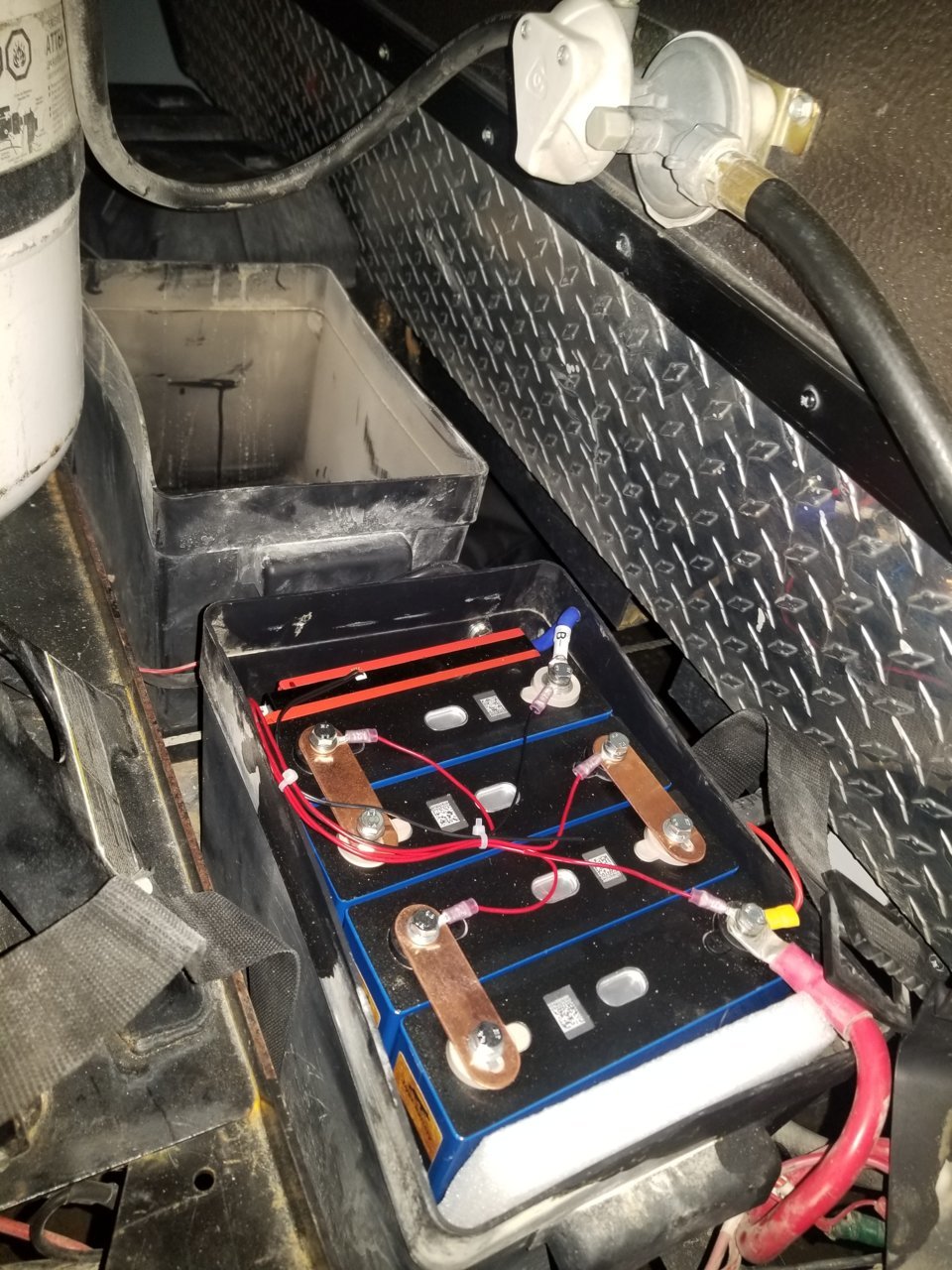 INSTALLED DUAL-BATTERY SYSTEM VS PORTABLE POWER PACK