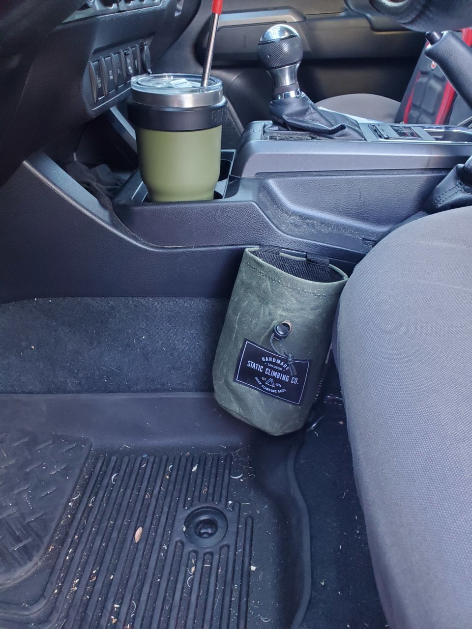 Bottle Pro - Adjustable Car Cup Holder Adapter for Hydro Flasks (32oz and  40oz), Nalgenes (32oz), Klean Kanteens (32oz and 40oz), Yeti Ramblers  (36oz), and Other Large Bottles