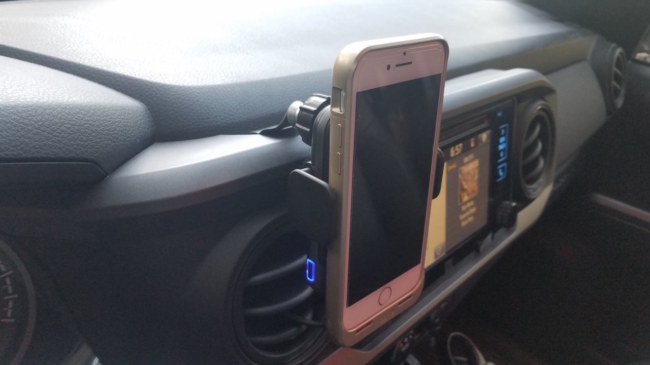 Custom Install of the Course Motorsports Phone Mount w/ Wireless