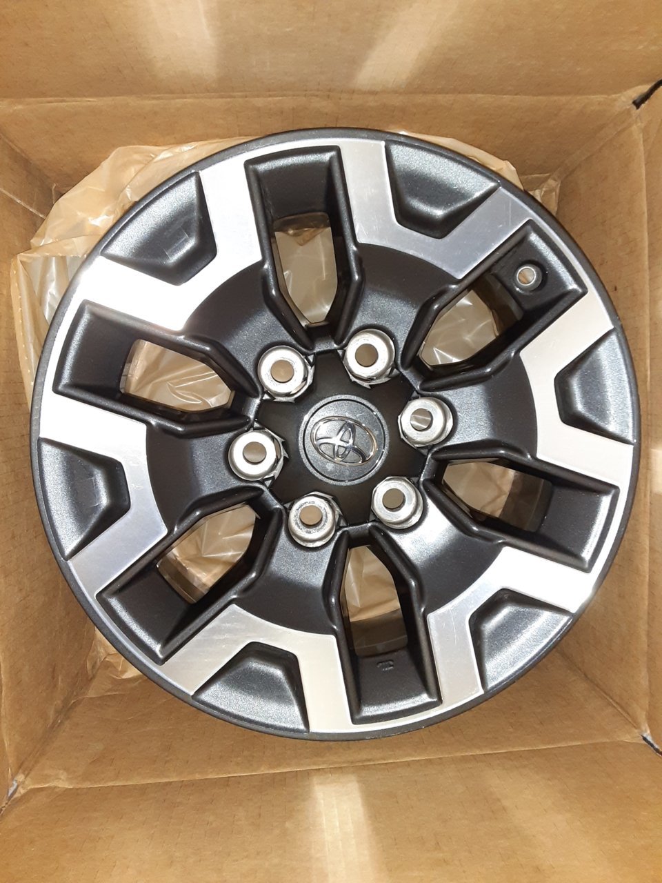 20211130_201219 Alloy Wheel.jpg