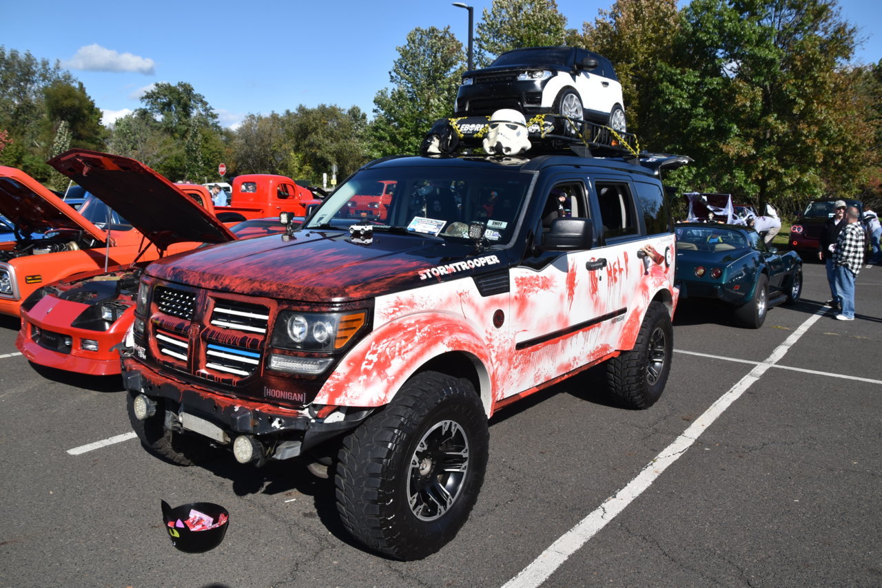 2021HalloweenCarShow 028.jpg