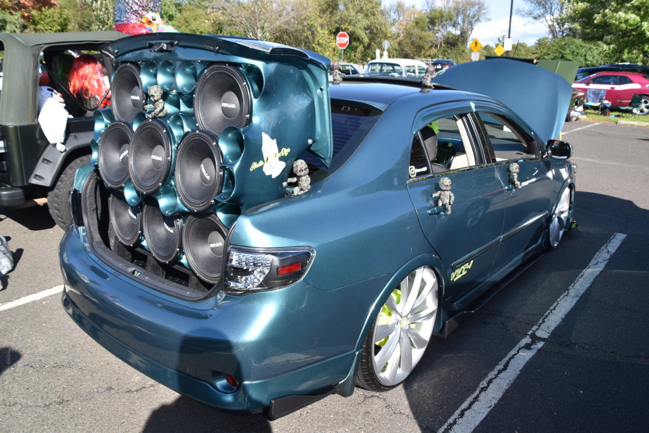 2021HalloweenCarShow 086.jpg