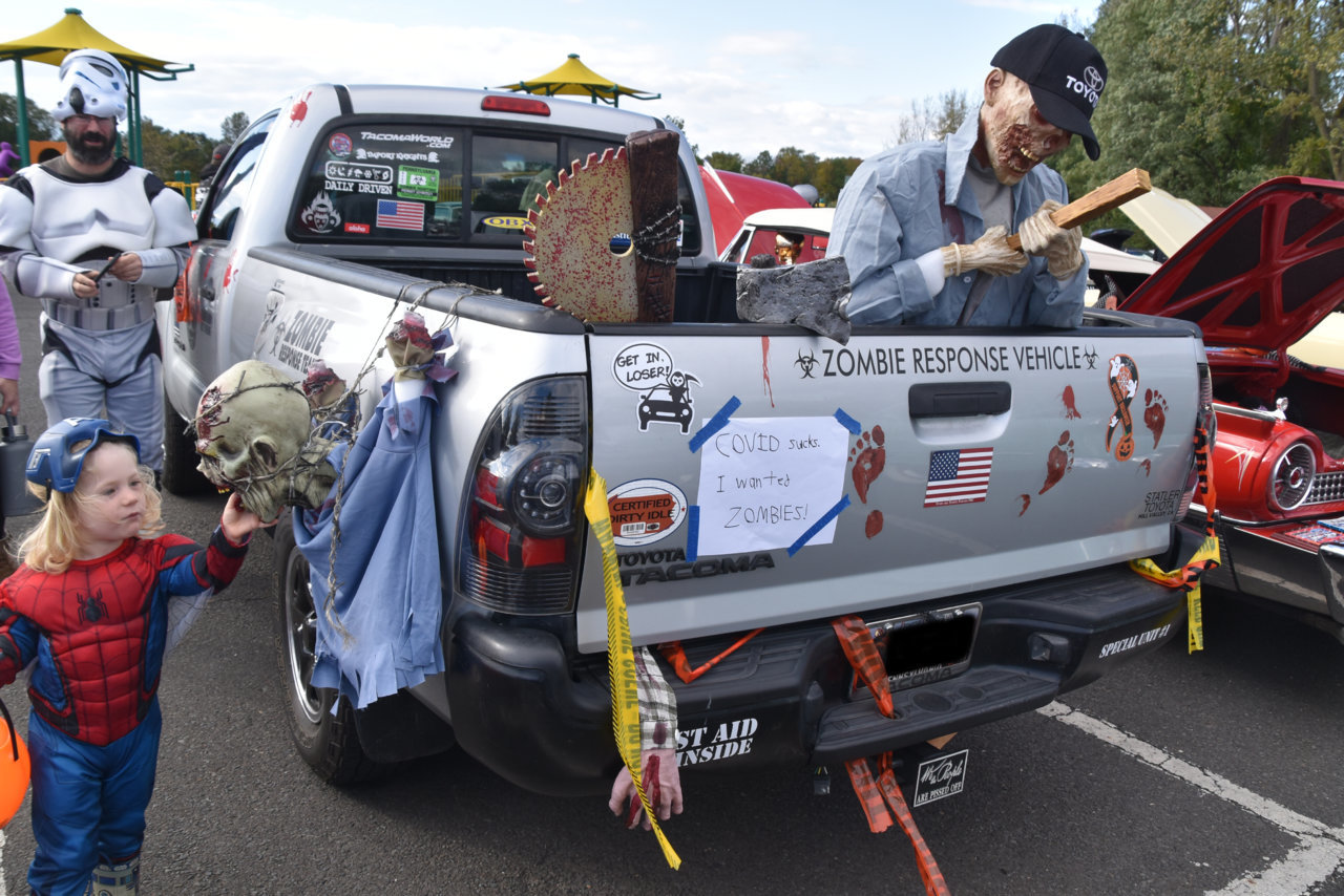 2021HalloweenCarShow 226_edit.jpg