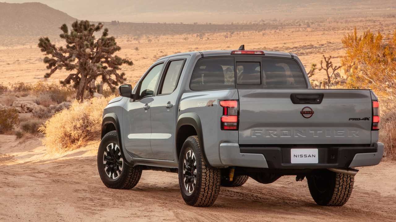 2022-nissan-frontier-exterior-rear-quarter.jpg