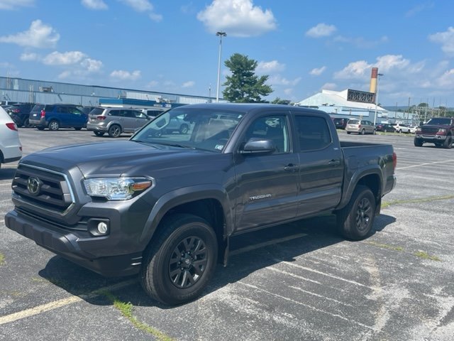 2022 Tacoma SR5 DCSB 4x4.jpg