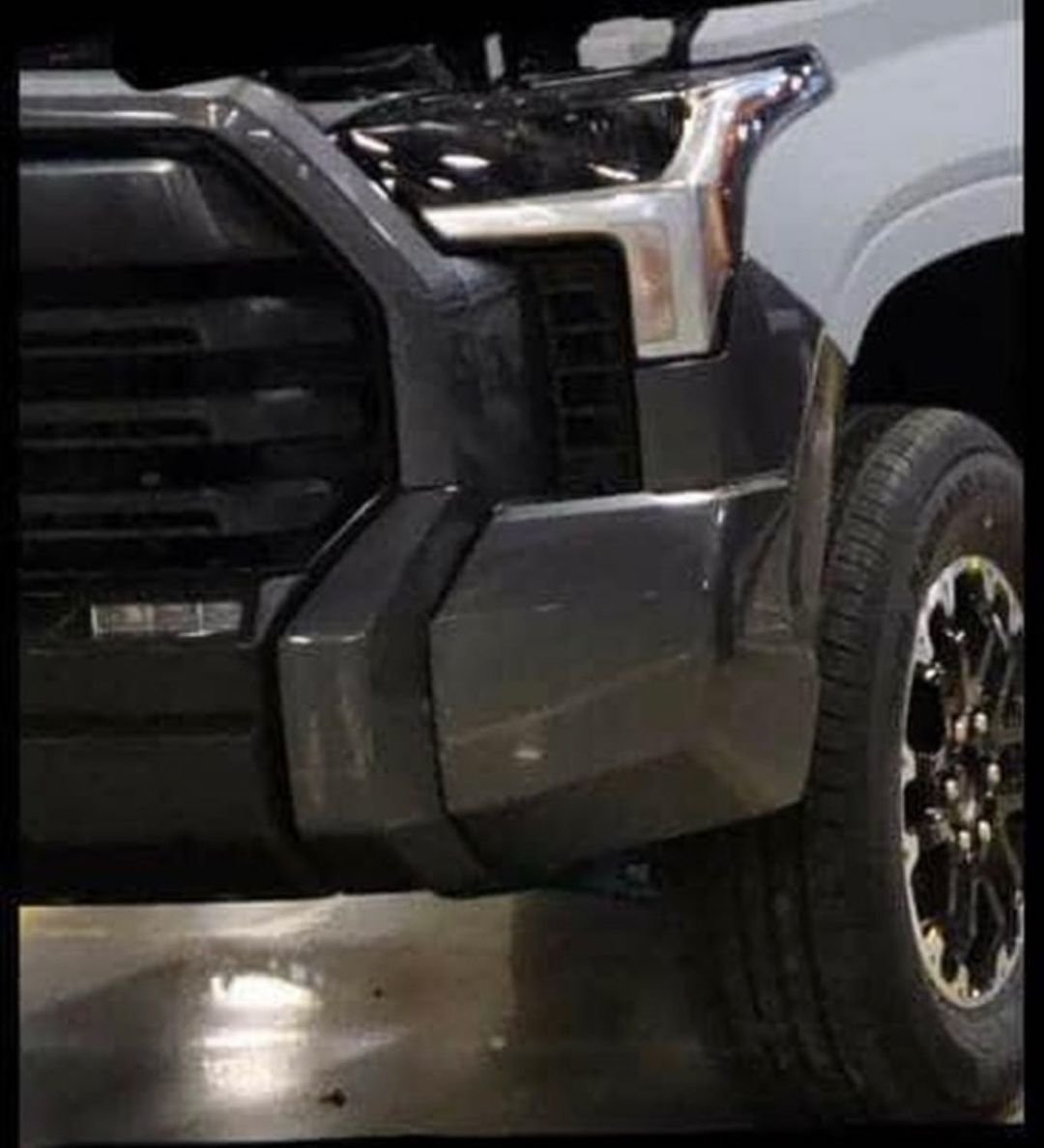 2022-Toyota-Tundra-Leaked-Image-1.jpg
