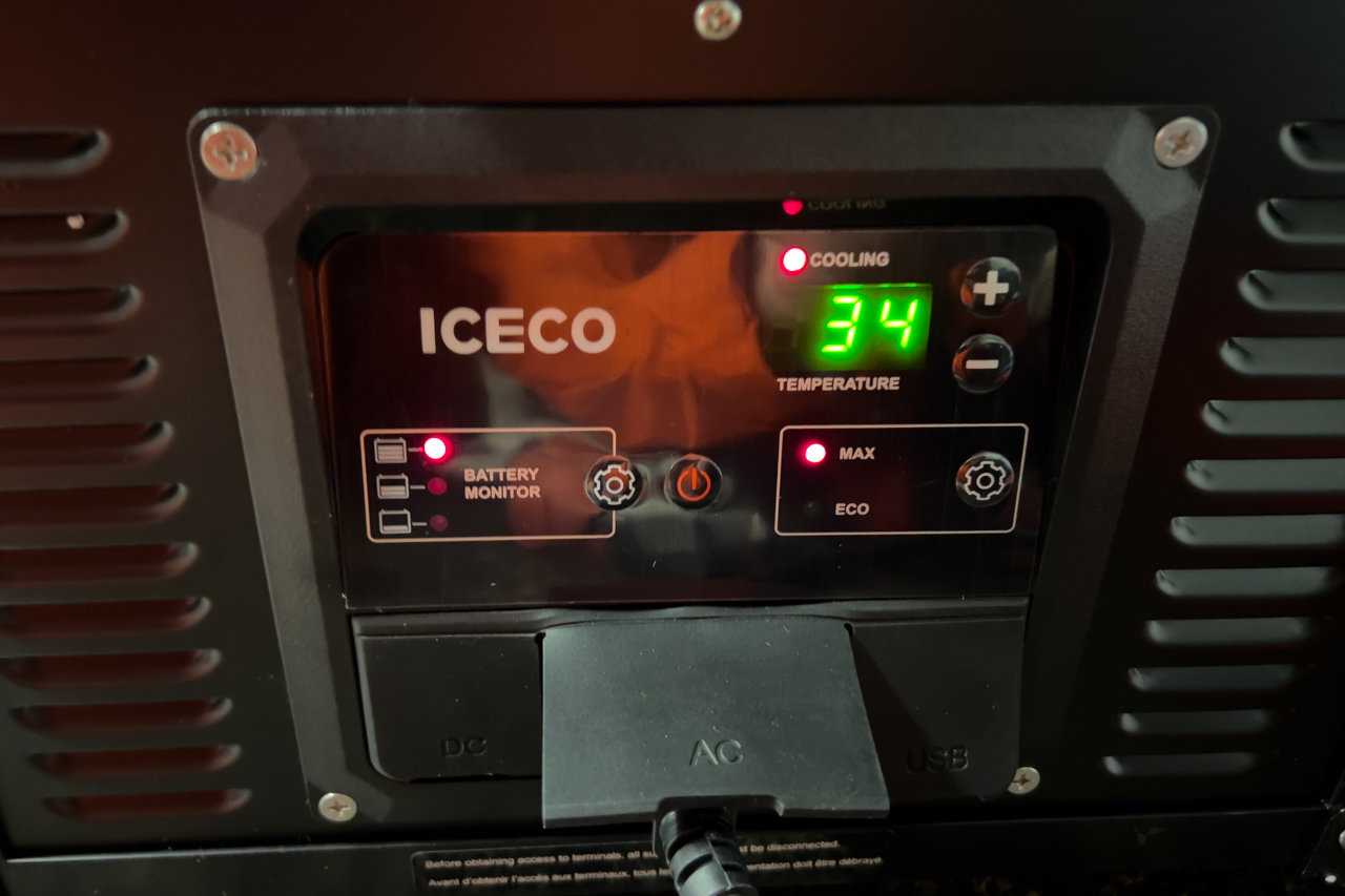 20220911-tacoIcecoFridgePanel-01.jpg