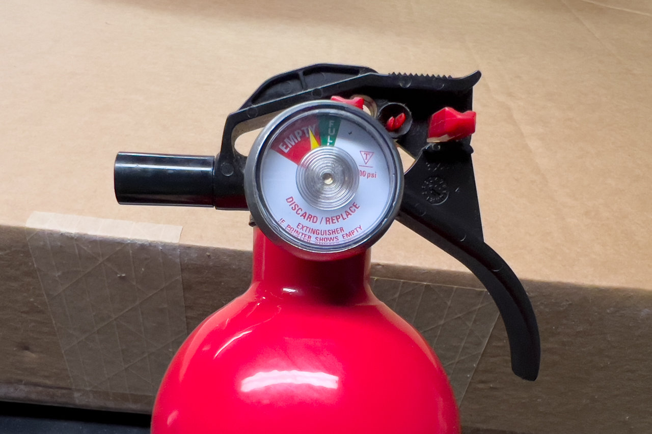 20221129-tacoExtinguisherMount-02.jpg