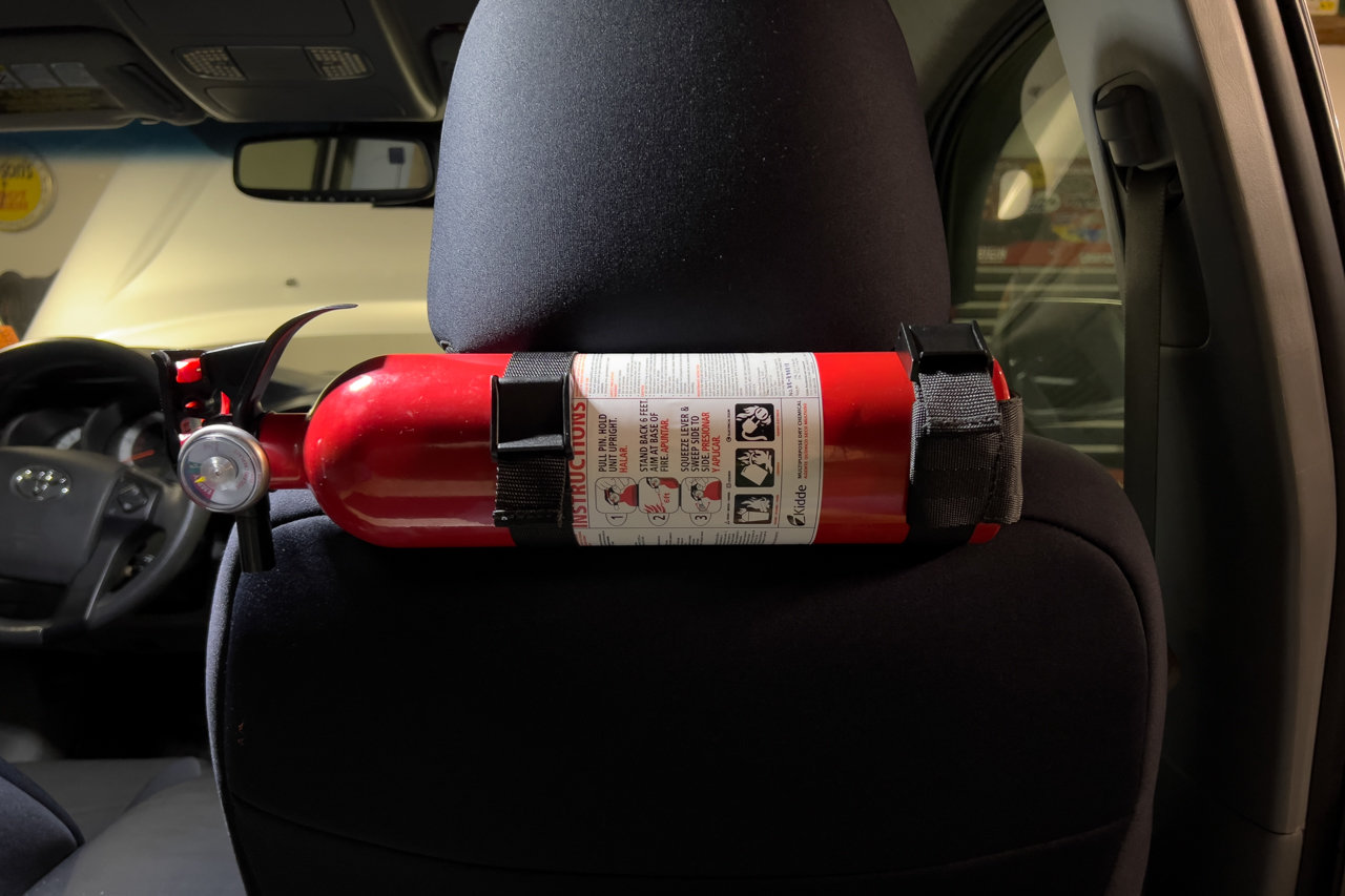 20221129-tacoExtinguisherMount-03.jpg