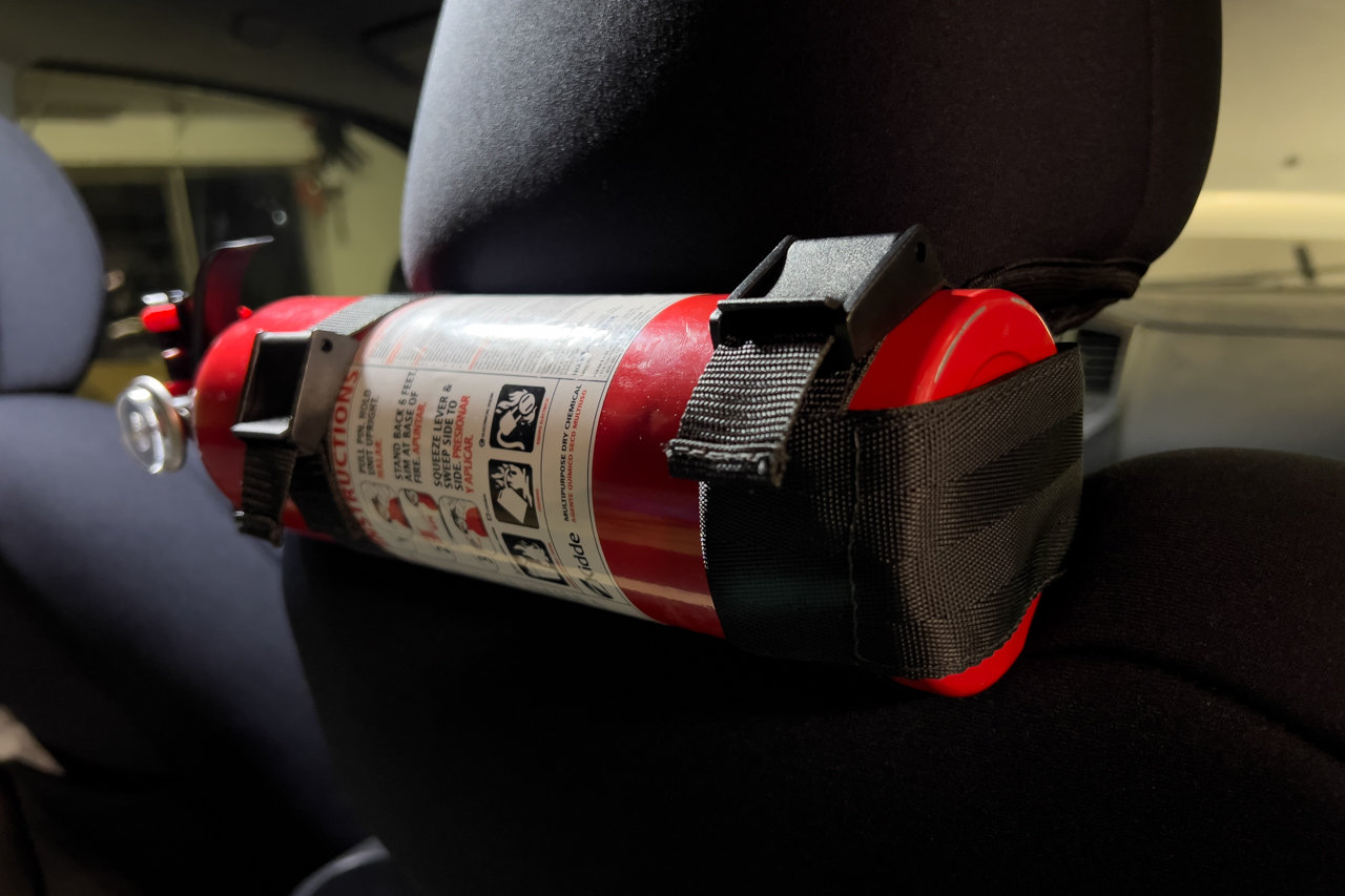 20221129-tacoExtinguisherMount-04.jpg