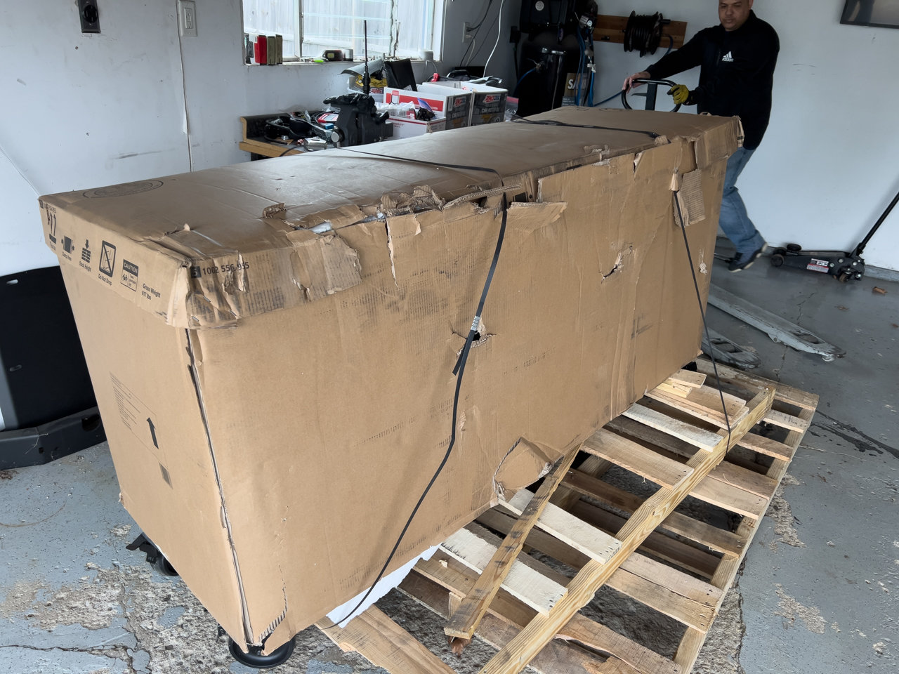 20221213-tacoDamagedToolbox-01.jpg