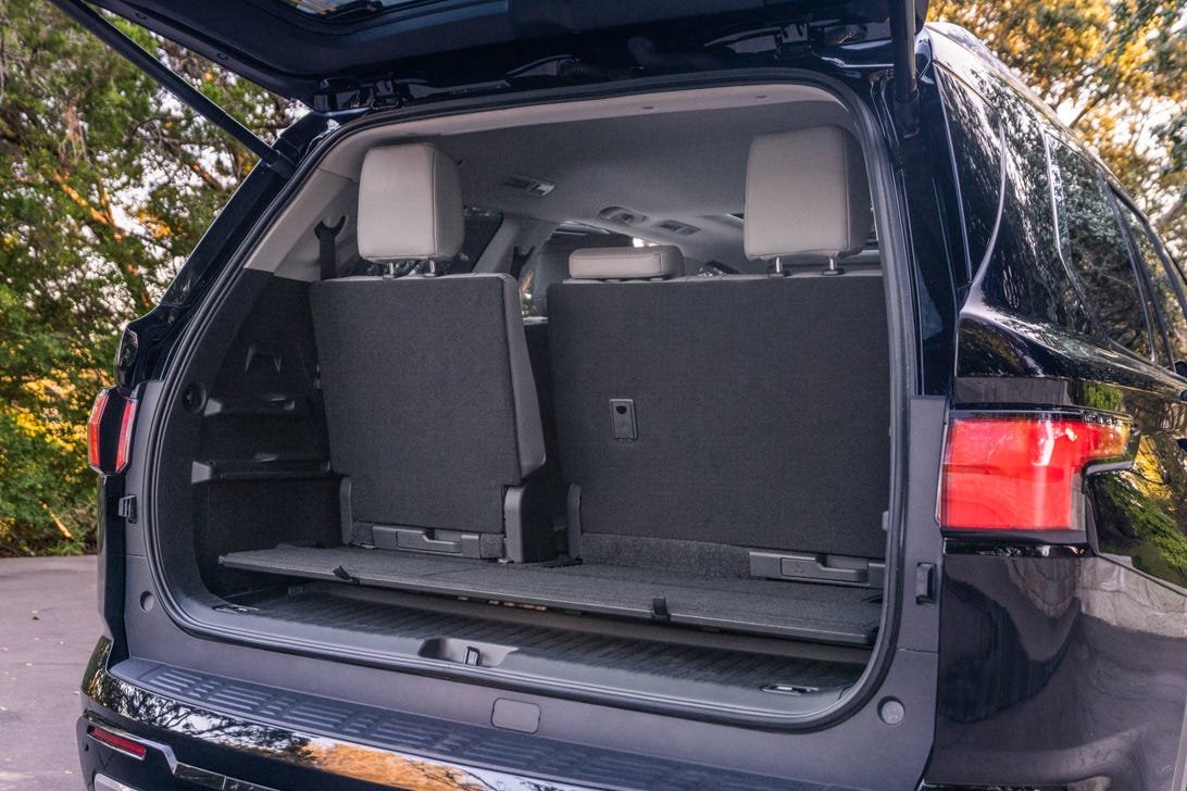 2023-toyota-sequoia-limited-031.jpg
