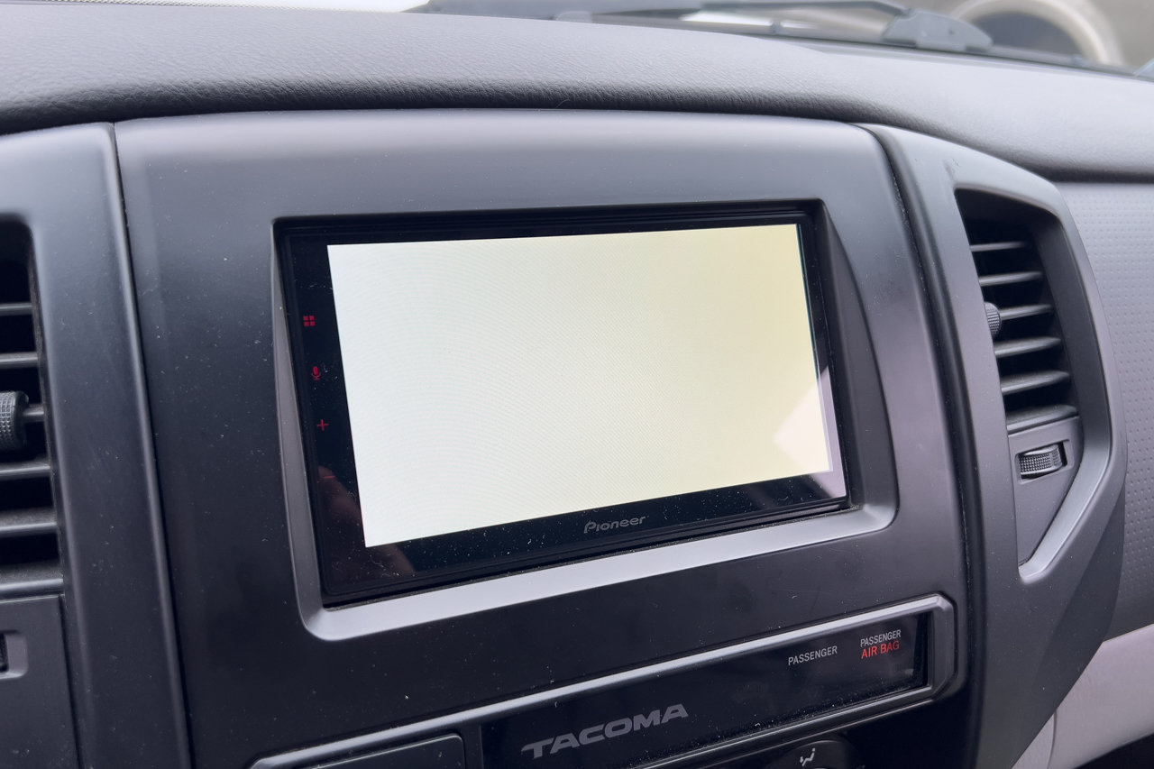 The USB-C iPhone 15 Makes Wired CarPlay a Confusing Mess - autoevolution