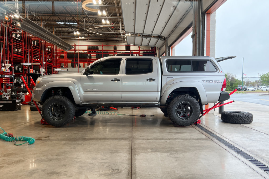 20240924-tacoDiscountTireYesWheels-01.jpg