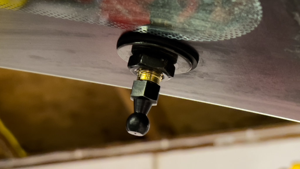 20241121-tacoLeerCapStruts-03.jpg