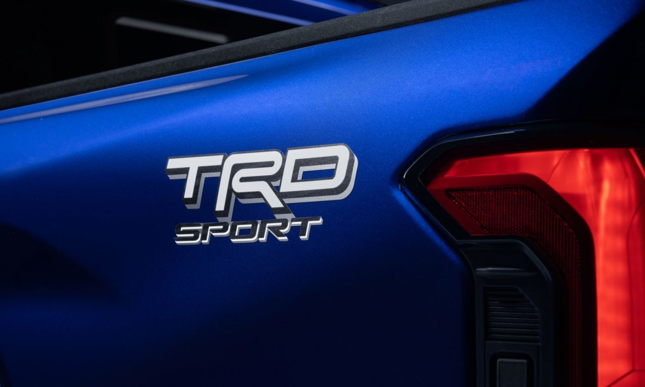 2024_Toyota_Tacoma_TRD_Sport_Studio_007-1500x900.jpg