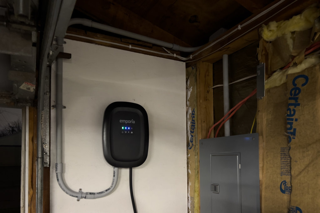 20250330-EmporiaChargerInstalled-01.jpg