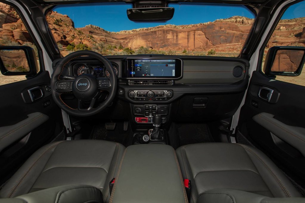 2025_jeep_gladiator_crew-cab-pickup_mojave-x_d_oem_2_1600x1067.jpg