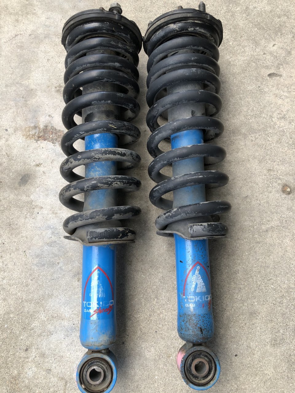 latrax prerunner shocks