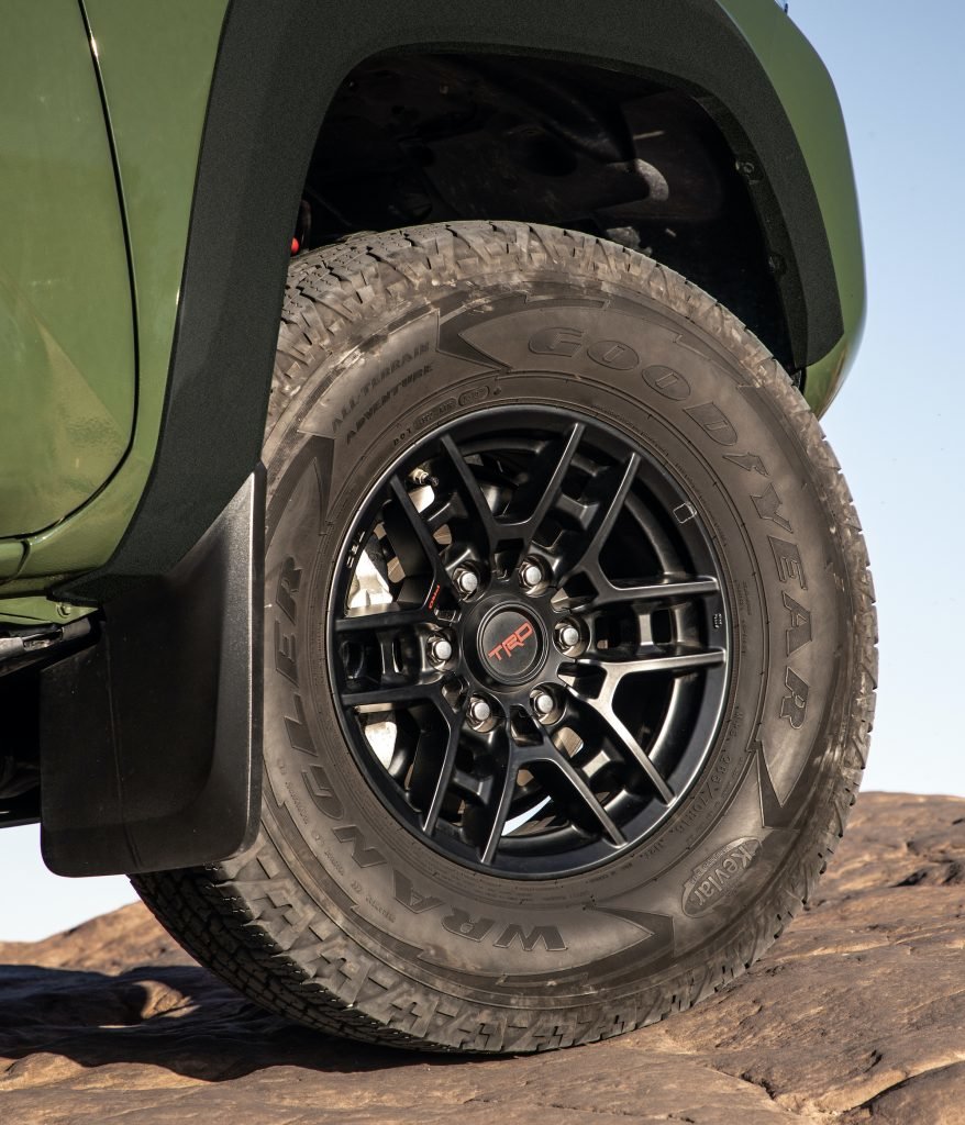 20_Tacoma_TRD_Pro_black-wheel-878x1024.jpg