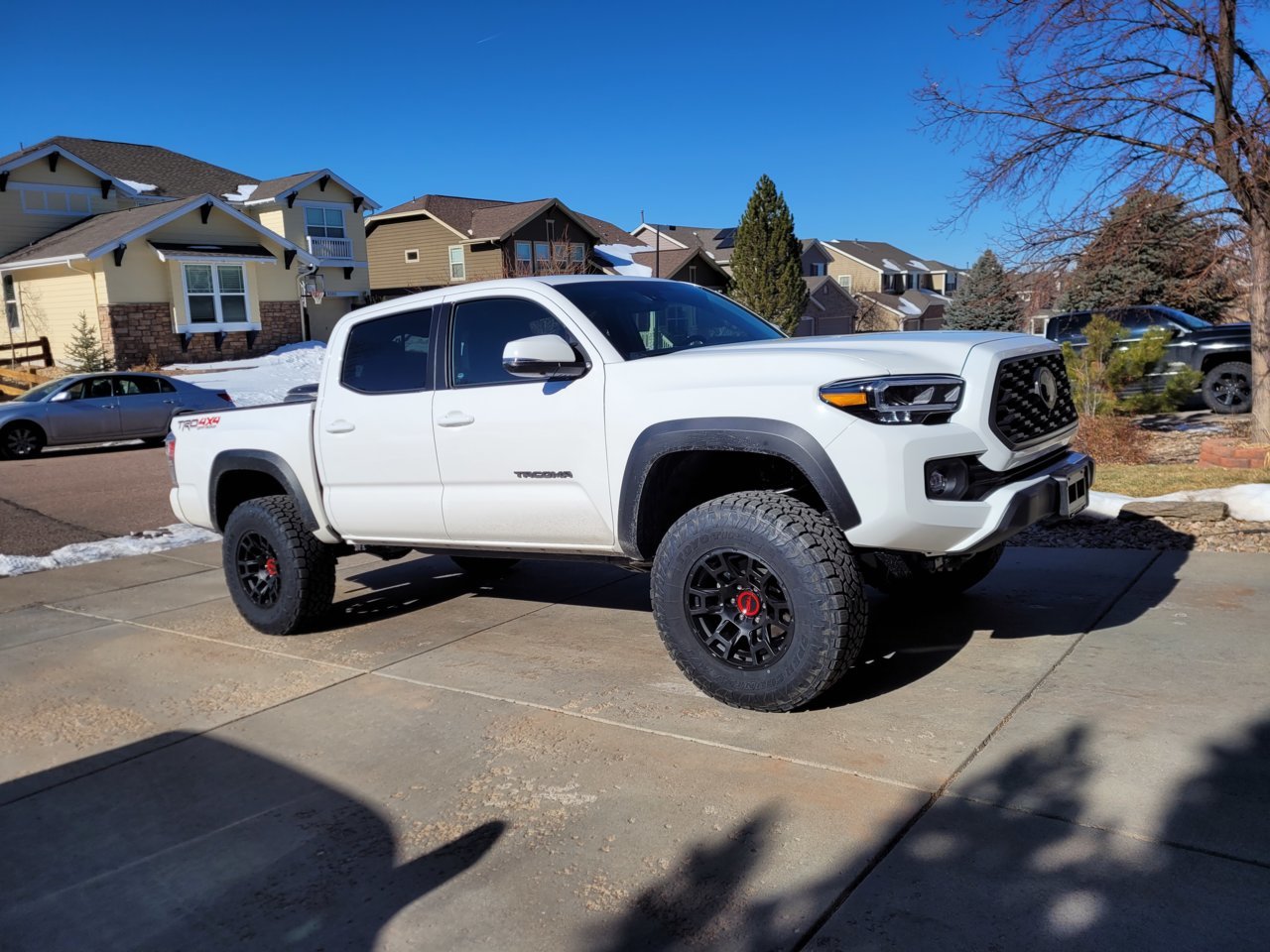 22 tacoma lifted final 2.jpg