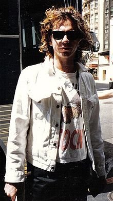 220px-Michael-hutchence-INXS-1986.jpg