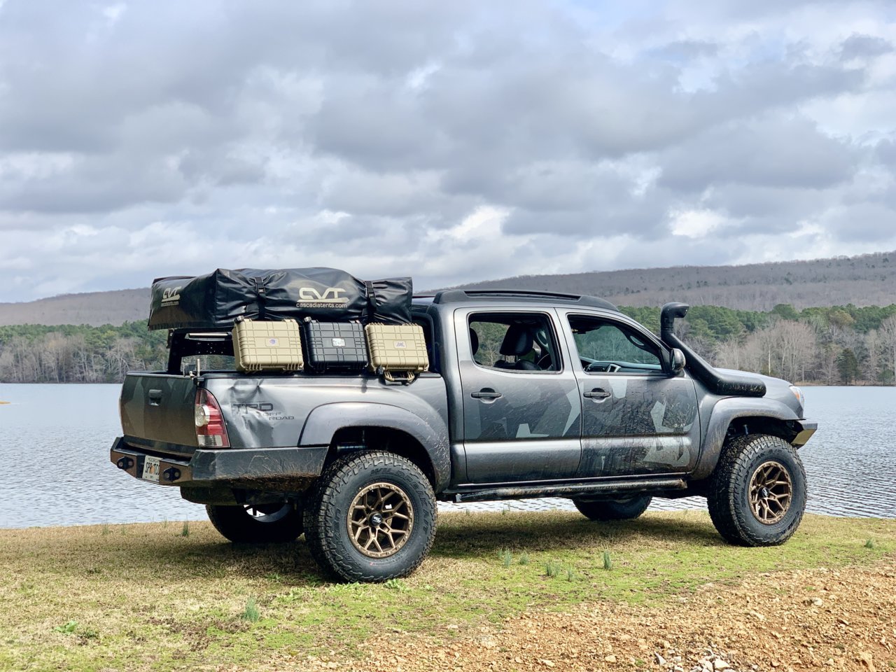 SOLD-Huntsville, AL - CVT Mt. Shasta Summit RTT on RCI Tacoma Bed Rack ...