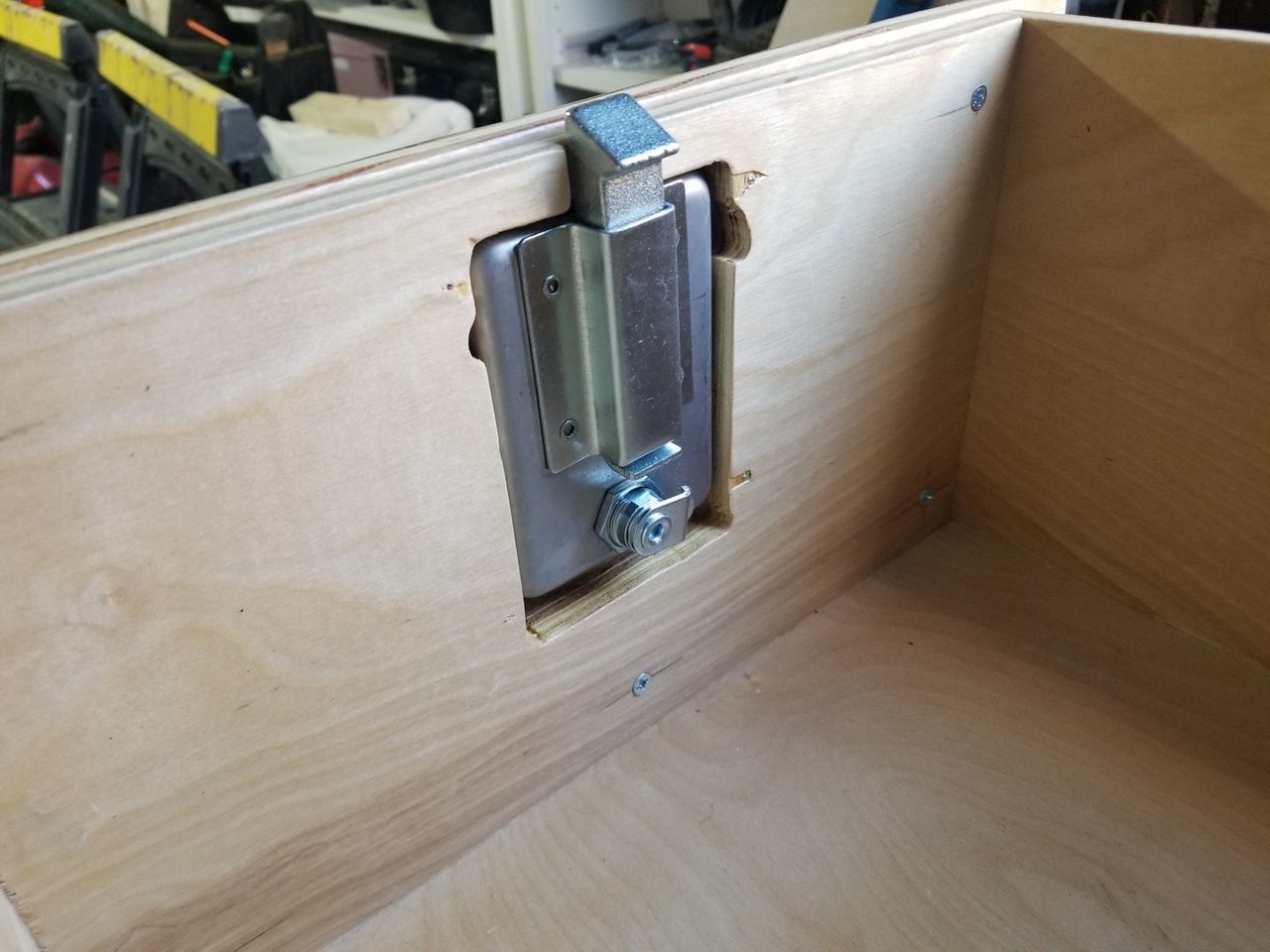 22_latch_and_front_face_installed_428e229ad54ff1ee391abea083d20ee7be6cebbe.jpg